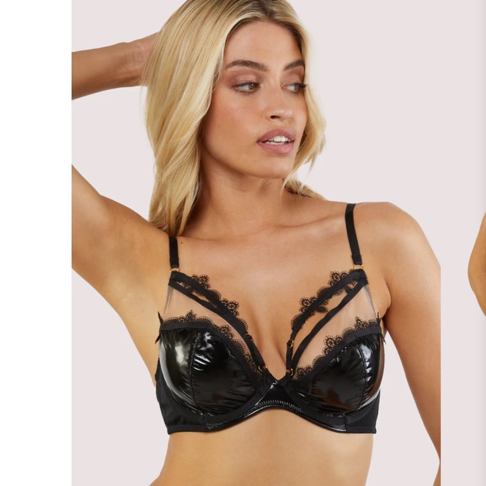NWT 36B HUSTLER Brea Black Cut Out PVC and Lace Trim Balconette Bra